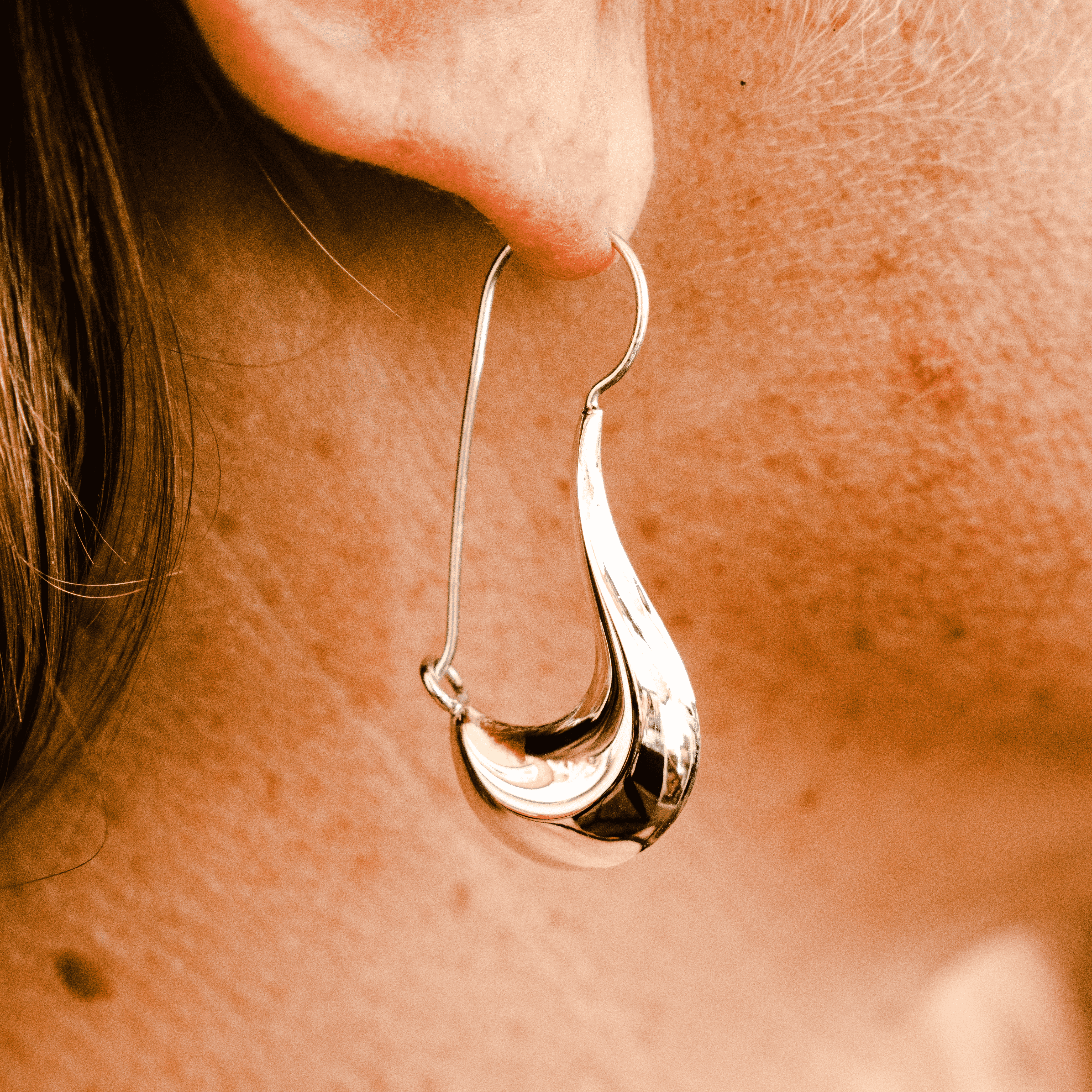 SHINY PLEASURE EARRINGS