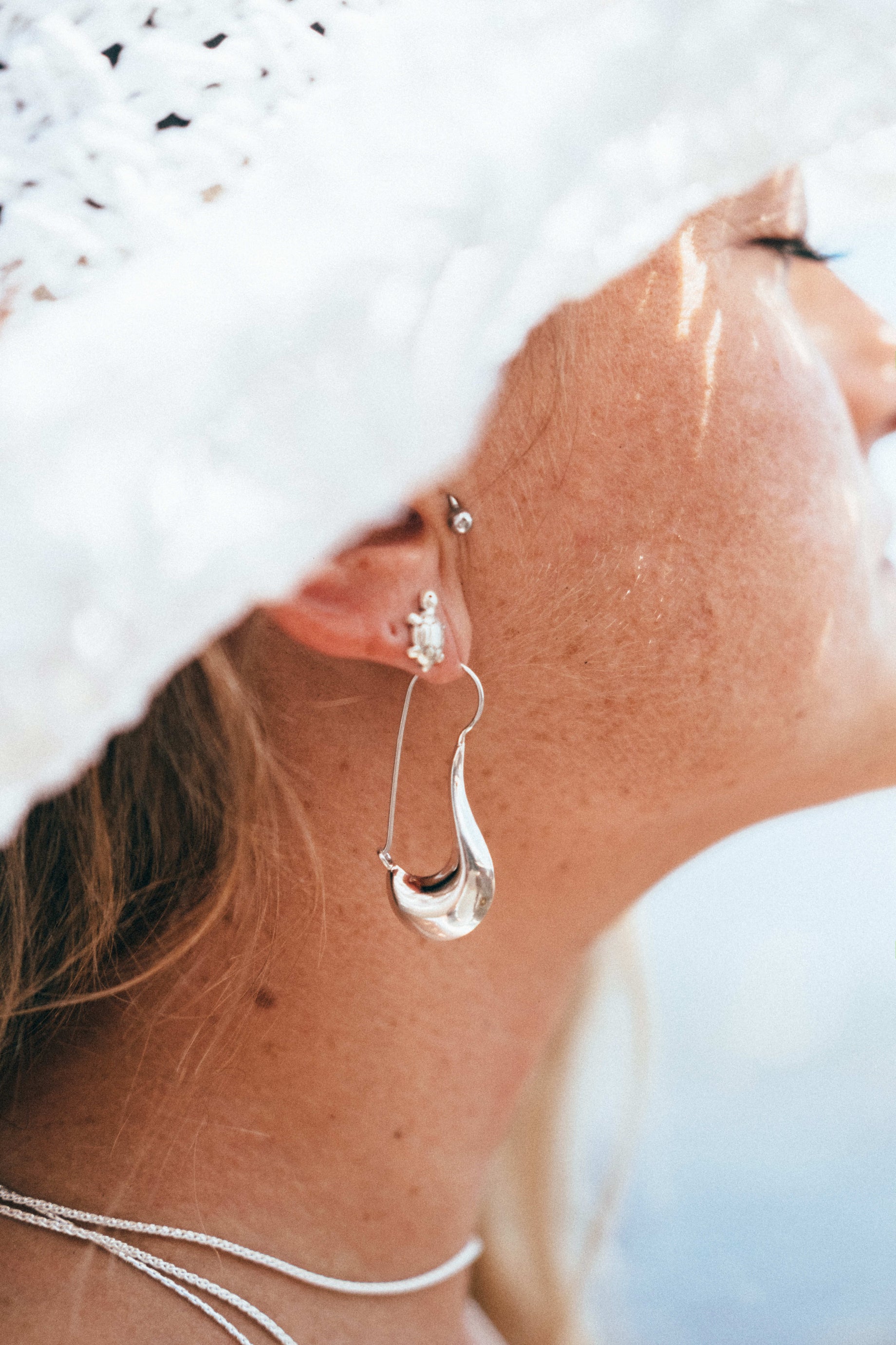 SHINY PLEASURE EARRINGS